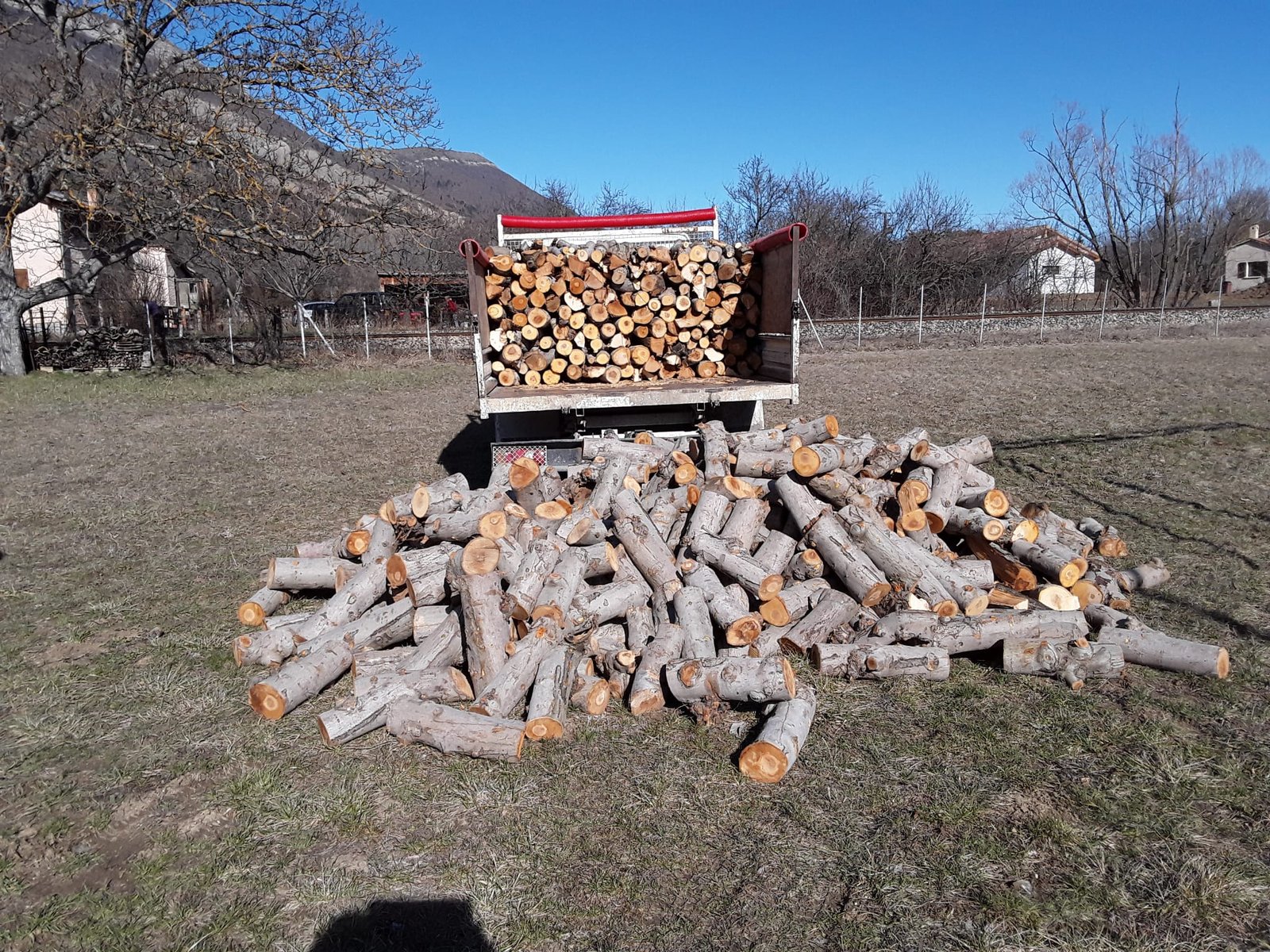 ARNS - Bois de chauffage prêt à livrer